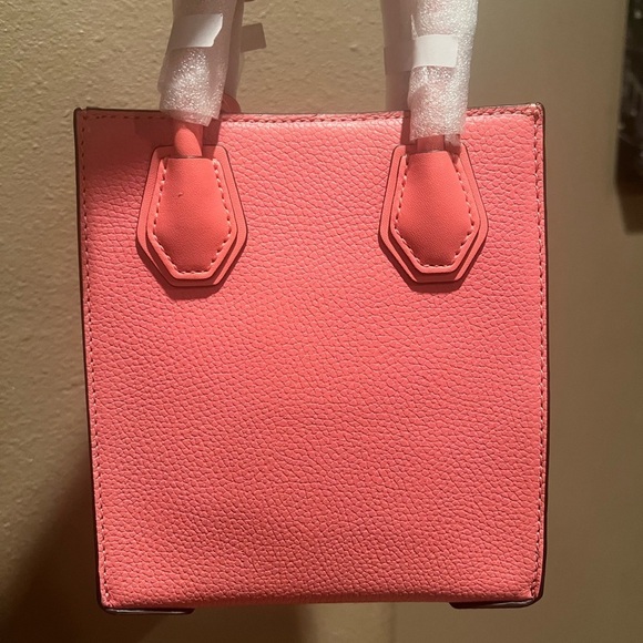 Michael Kors Brand new,never used,Mercer ExtraSmall Pebbled Leather Crossbody - Picture 4 of 9